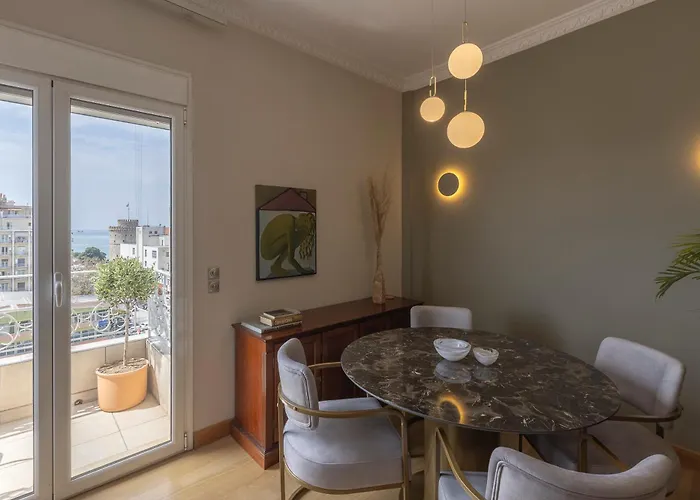 Apartament Cityscape Elegance, Sea View